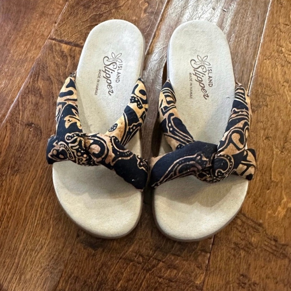 Island slipper fabric puff slides- Handmade in Hawaii